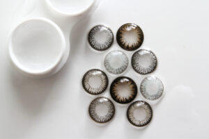 カラーコンタクト複数とコンタクトケース